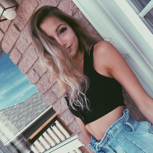 Meet your Posher, Renee-lise - Picture 1 of 1